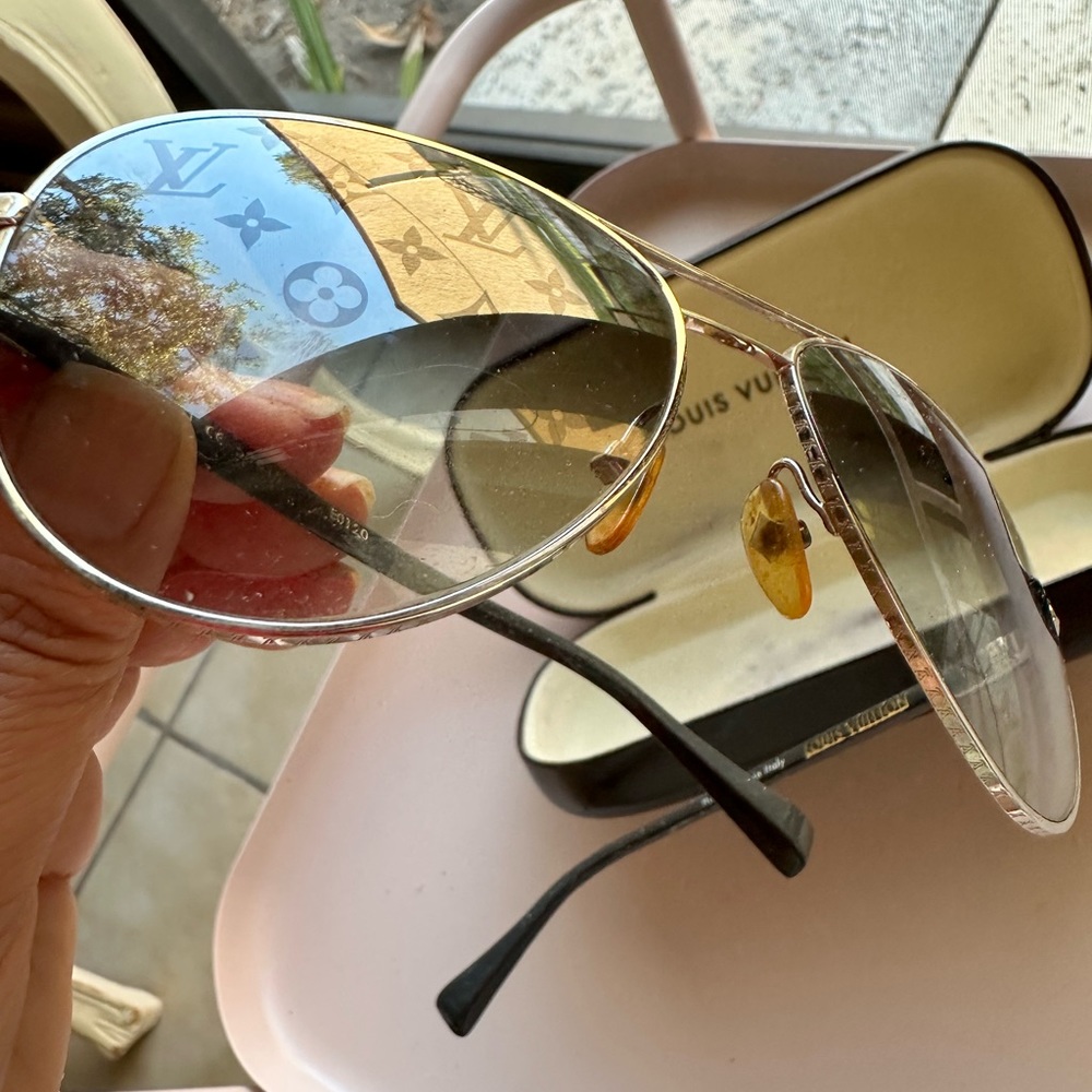 Louıs vuıtton sunglasses